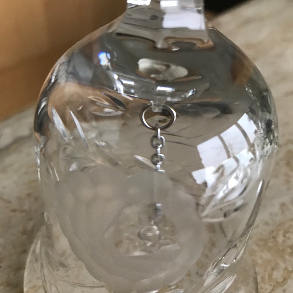 ETCHED CRYSTAL RINGING BELL - Picture 3 of 5
